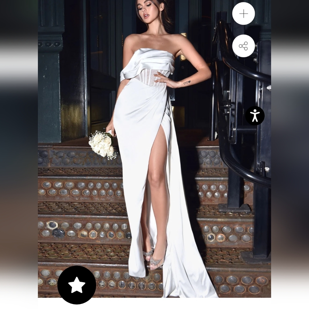 Chic Strapless White Dress